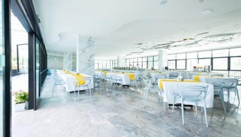 P Plus Hotel Café Blackjack